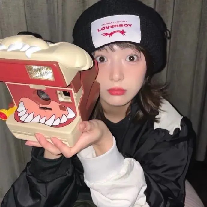 求救眨眨眼
